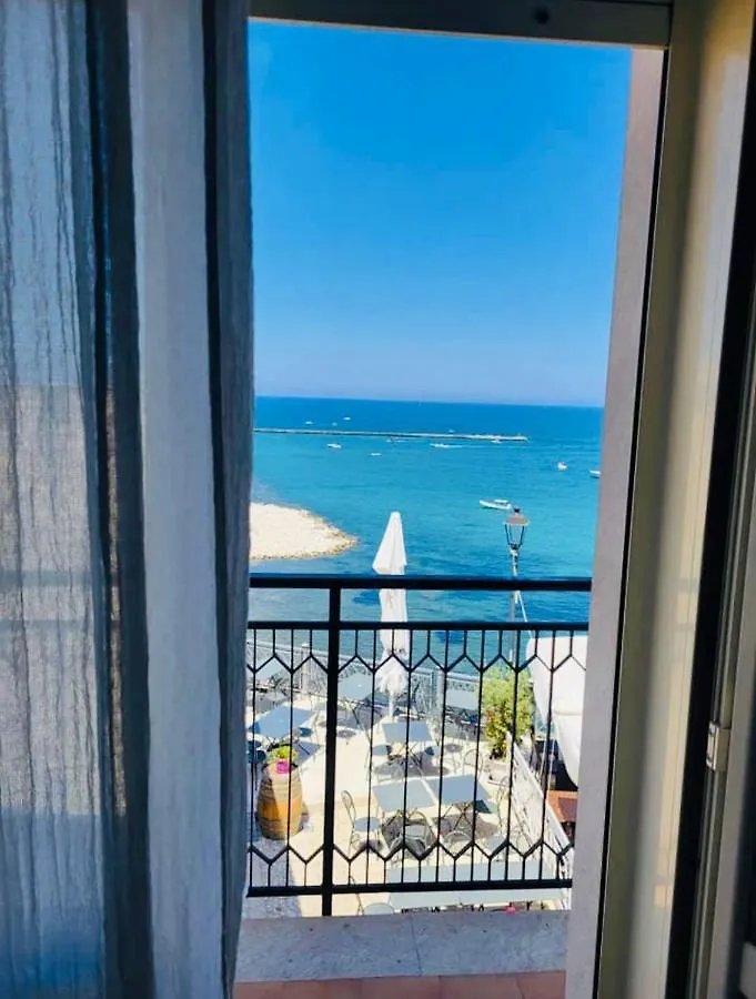 Frontemare House & Rooms Castellammare del Golfo Affittacamere