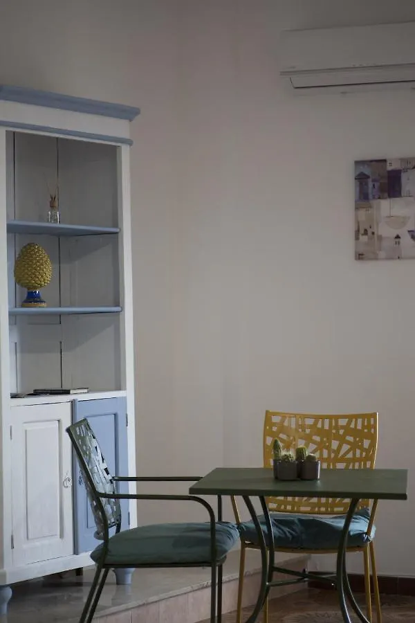 Guest house Frontemare House & Rooms Castellammare del Golfo Italy